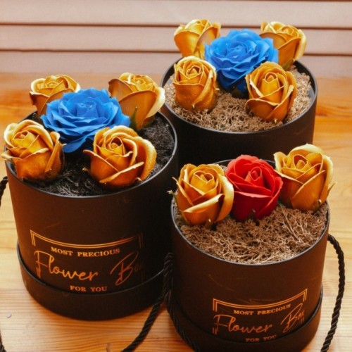 Golden Deluxe Roses