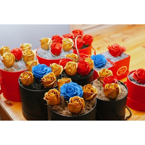 Gift Box Roses