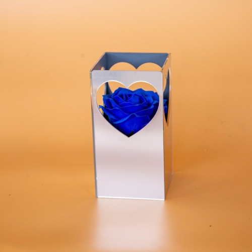 Luxury Bloom Hearts – Συλλογή από Πολύχρωμα Τριαντάφυλλα σε Καρδιόκουτα